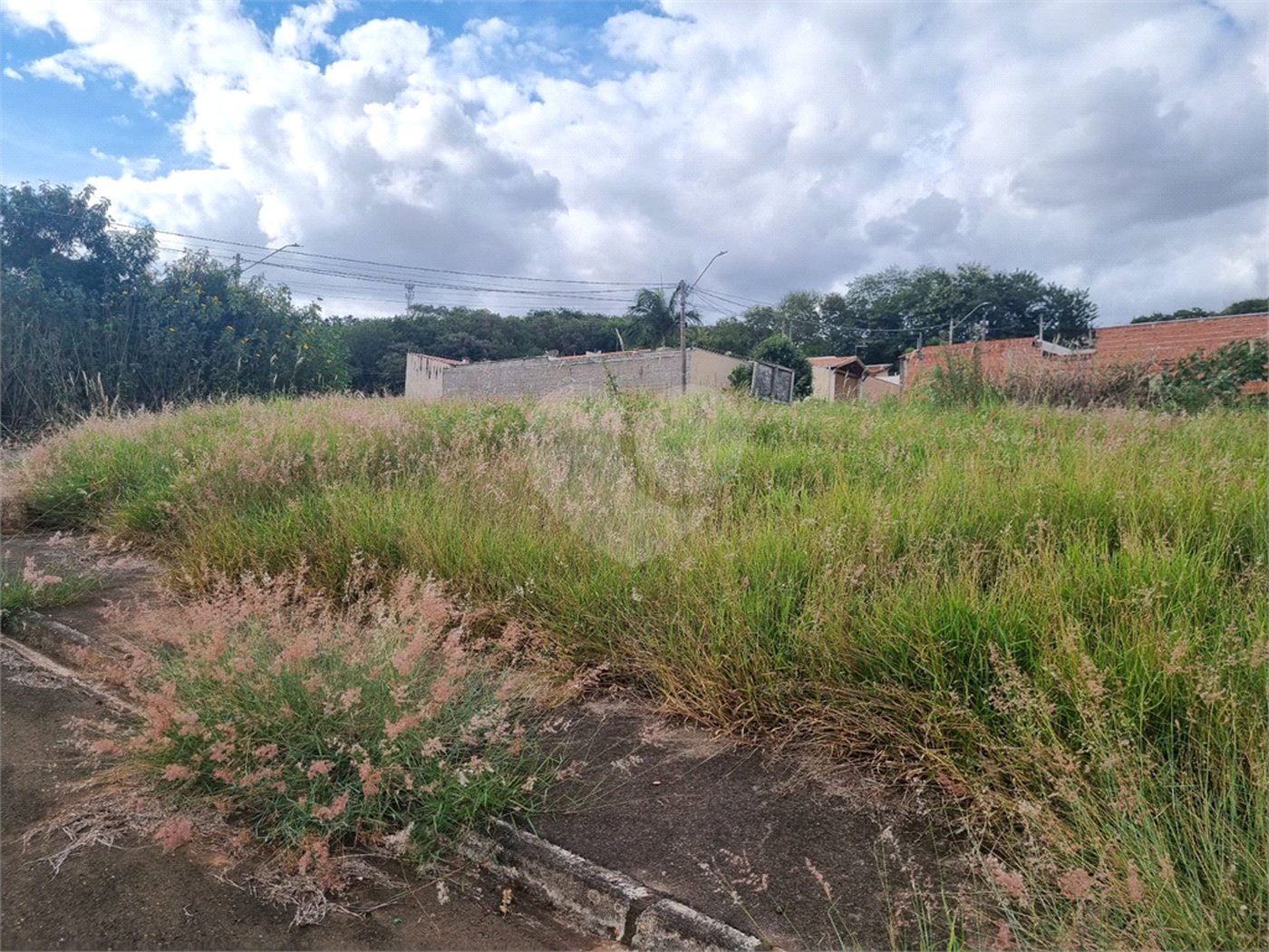 Terreno à venda – 402,87 m² Prolongamento do Jardim das Torres.