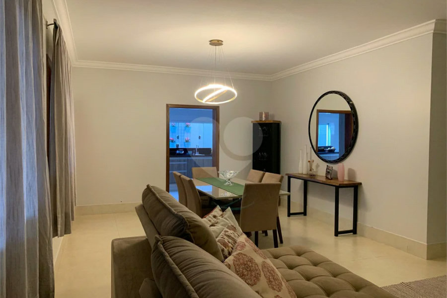 Linda Casa à Venda no Bairro Santa Rosa, na cidade de Piracicaba-SP.