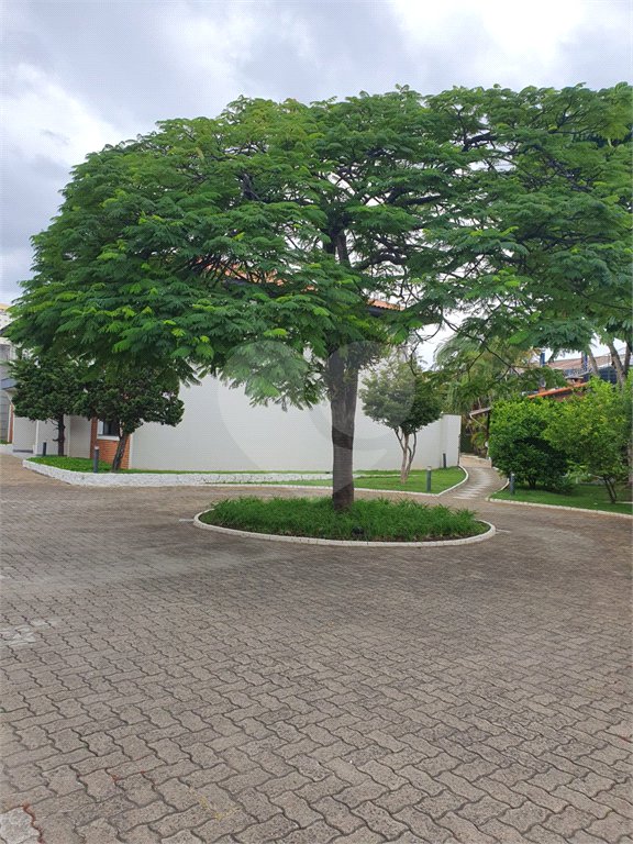 Casa à venda com 2 quartos, sendo 1 suíte, no condomínio Flamboyant, São Paulo - SP