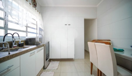 Casa à venda com 4 quartos, sendo 2 suítes, em Vila Regente Feijó, São Paulo, SP