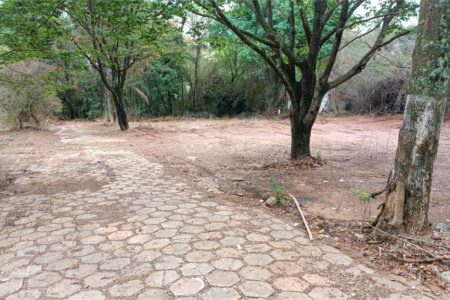 Terreno de 4600 m²