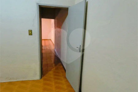 Casa Térrea para Venda – Bairro Vila Avaí, Indaiatuba - com 02 quartos- 01 banheiro-sala -cozinha-quintal e garagem 0 1carro