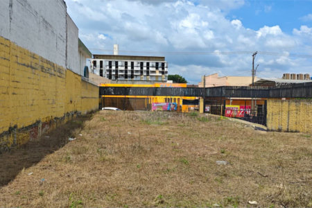 Oportunidade Única: Lote Comercial Estratégico de 463 m² Próximo ao Centro – Ideal para o Seu Negócio!