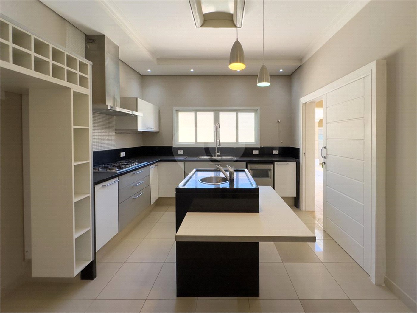 Lindo sobrado para venda em Indaiatuba/SP - Condomínio Esplendor. R$ 3.300.000,00.