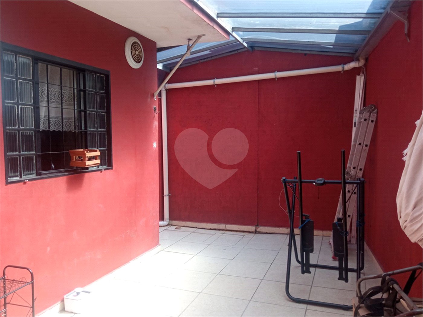 Casa com 60m², 2 dormitórios, 2 vagas, à venda na Vila Fachini