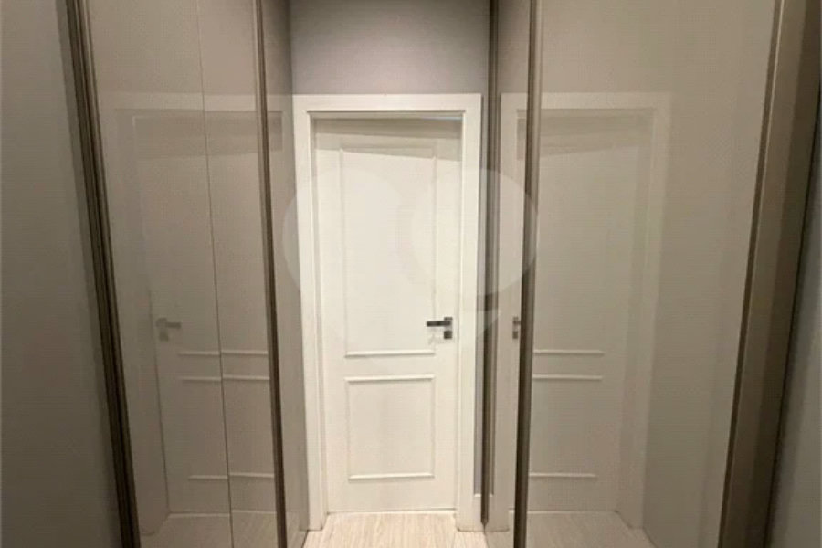 Casa de alto padrão em condomínio exclusivo com 4 suítes