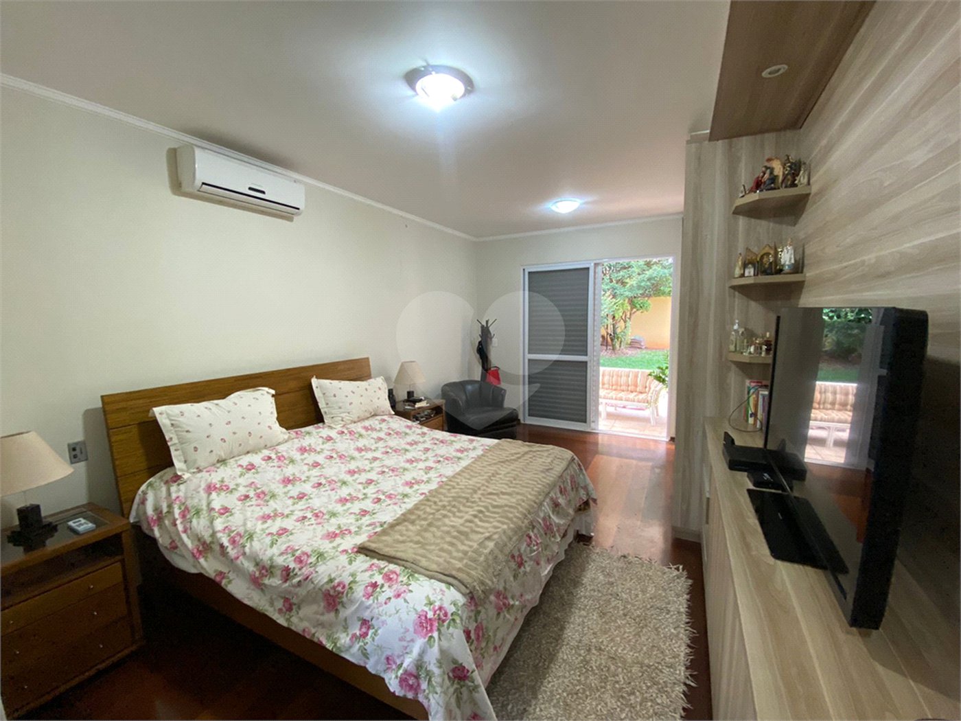 Casa térrea no Condomínio Parque Faber I