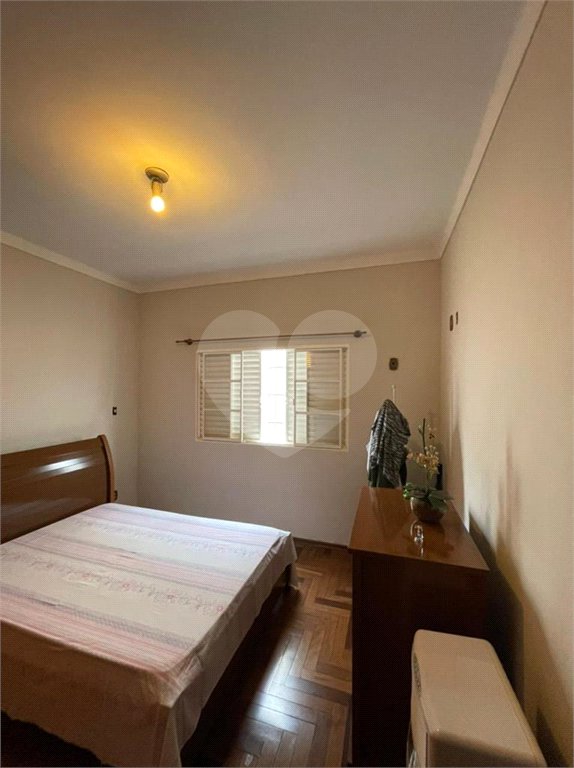 Casa térrea para venda no bairro Vila Xavier em Araraquara/SP.