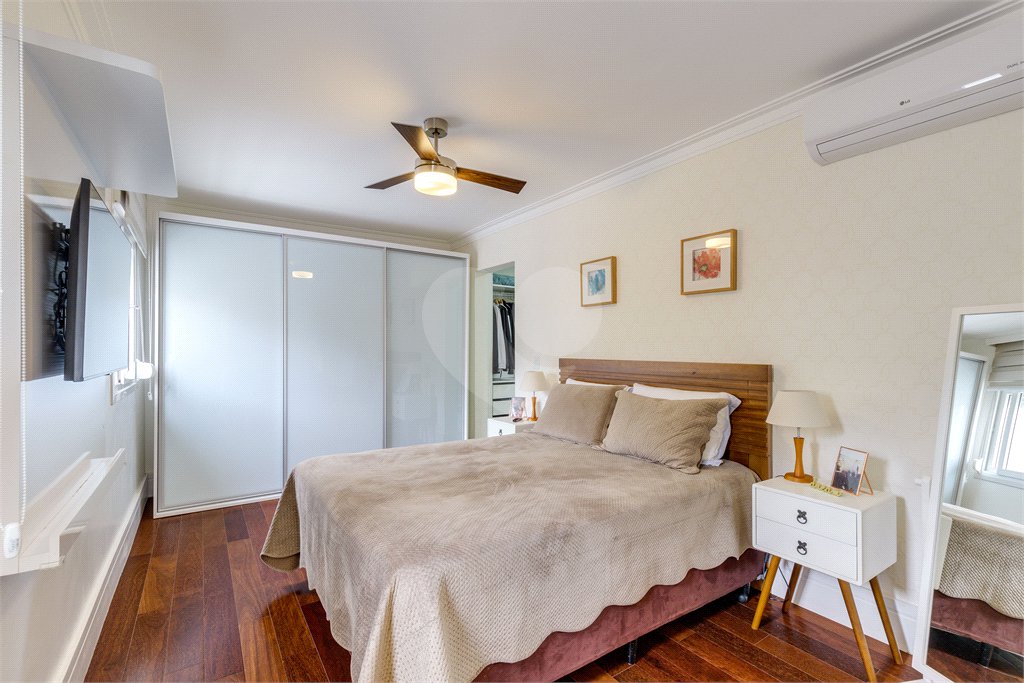 Casa à venda com 4 quartos, sendo 2 suítes, no condomínio Residencial Vila Lagos, São Paulo - SP