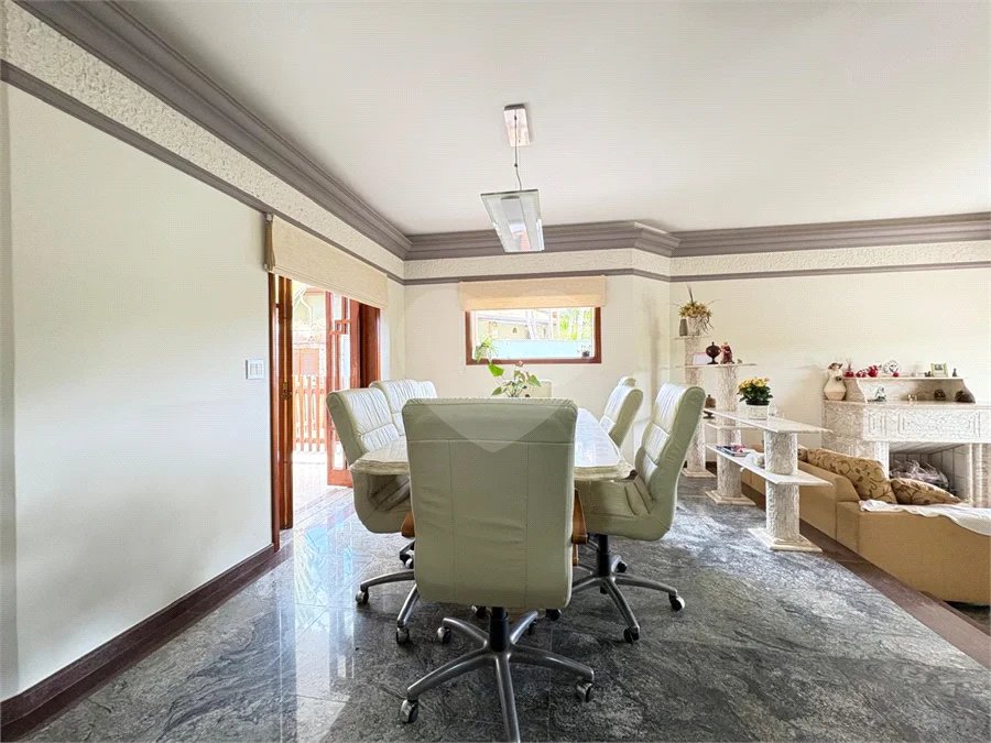 Casa a Venda no Condomínio Vista Alegre - Sede em Vinhedo/SP