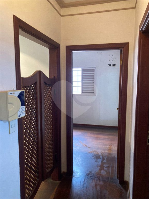 Casa Térrea com Acabamento em Tijolo Aparente e Quintal Amplo - Próximo ao Shopping Iguatemi