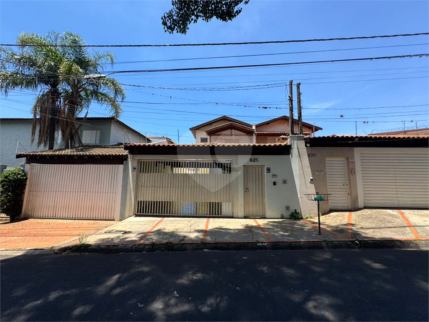 Casa á venda, com 3 dormitórios, no bairro Planalto paraíso em São Carlos.