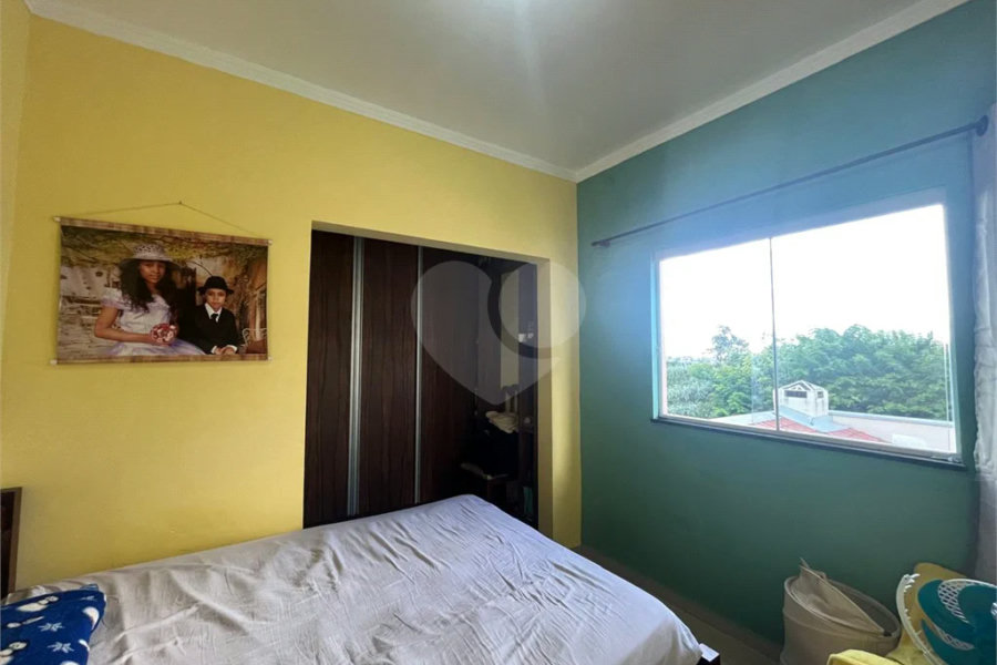 Casa ampla no bairro Terra Rica com 3 pavimentos e excelente estrutura.