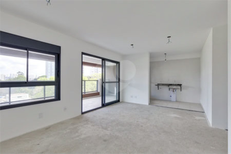 Apartamento à venda com 2 quartos, sendo 1 suíte, em Alto da Boa Vista, São Paulo, SP