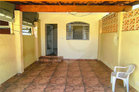 Casa Térrea para Venda – Bairro Vila Avaí, Indaiatuba - com 02 quartos- 01 banheiro-sala -cozinha-quintal e garagem 0 1carro