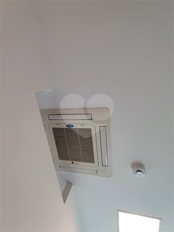 Excelente conjunto comercial para locação com 38 m², 2 salas com varanda e 1 vaga no Ipiranga!