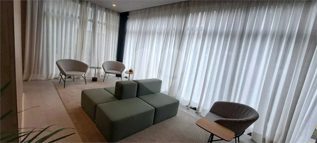Apartamento á venda em Moema 75m² 2 Suítes 2 Vagas
