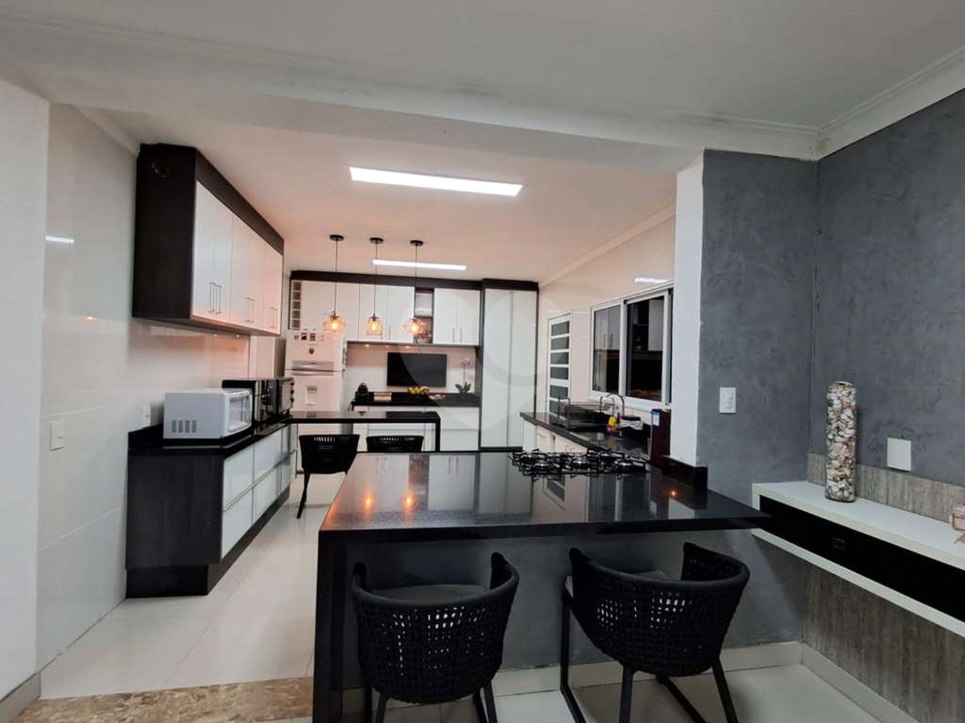 Casa de Alto Padrão à Venda e Locação - Condomínio Vila Verde
