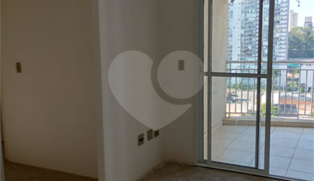 Apartamento à venda com 2 quartos, sendo 1 suíte,  em Vila Dom Pedro I, São Paulo, SP