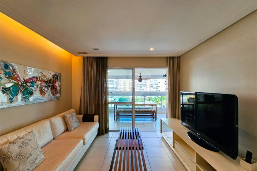 Apartamento à venda com 3 quartos, sendo 1 suíte,  em Riviera de São Lourenço, Bertioga, SP