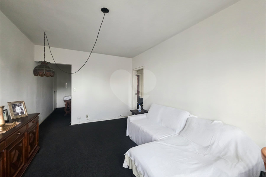 Apartamento - Sumaré - 2 Quartos / Dormitórios - 1 Vaga - Venda / Compra