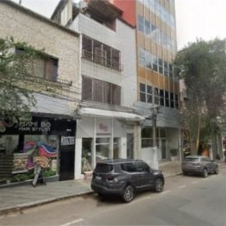 Sobrado comercial com 150m² , 7 salas , 3 banheiros , para locação na Bela Vista.