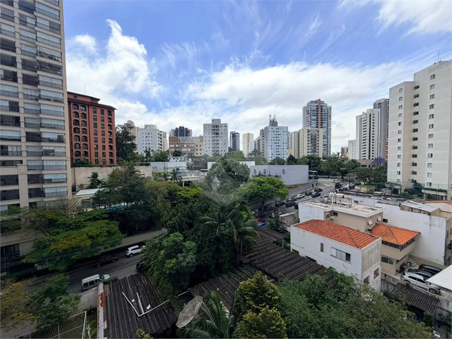 Apartamento à venda com 3 suítes em Vila Mariana, São Paulo, SP