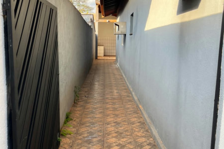 Casa para alugar com 4 quartos, sendo 2 suítes, no Centro, Três Lagoas, MS