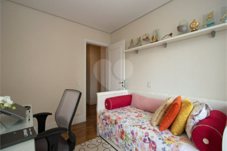 Apartamento de 233 m² à venda em Higienópolis com 4 dormitórios.