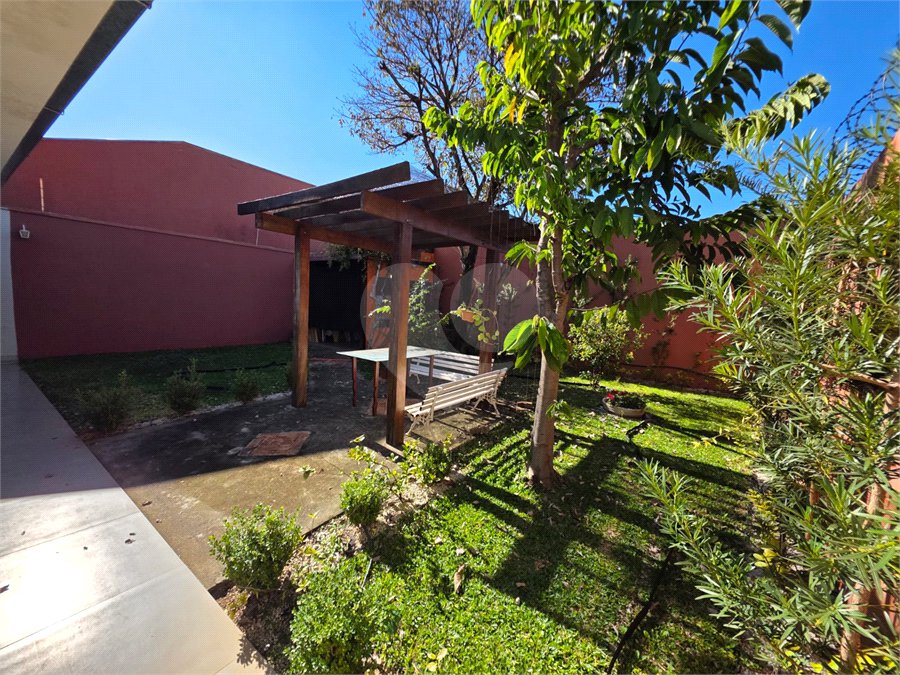 Casa à venda com 3 quartos, sendo 1 suíte,  em Jardim Nova Santa Paula, São Carlos, SP