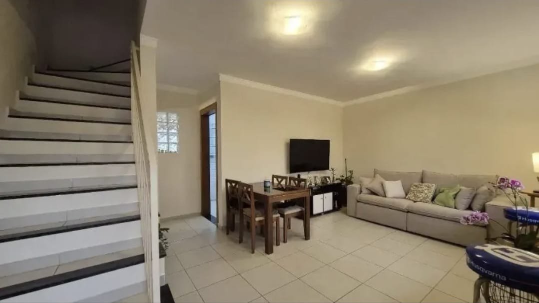 Casa à venda com 2 suítes em Jardim Monte Alegre, São Paulo, SP
