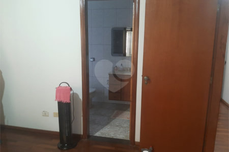 Bela casa com boa localização no bairro Portal do Sol