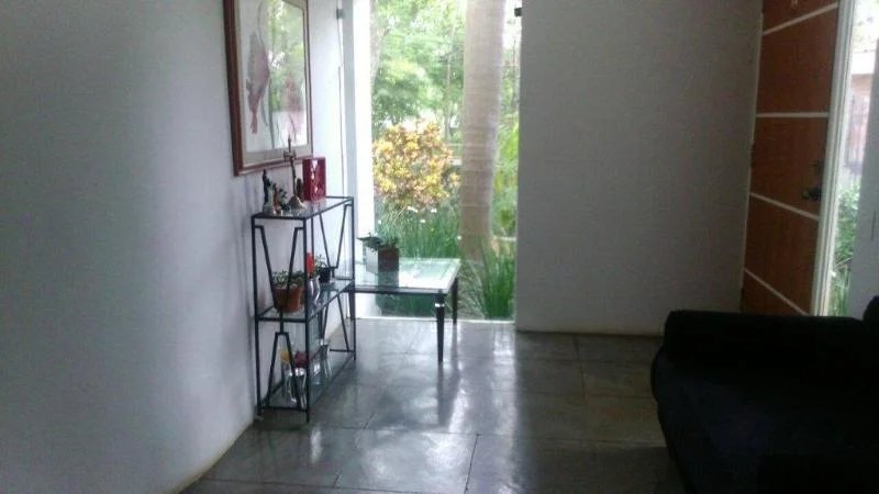 Casa no Butantâ com jardim e piscina
