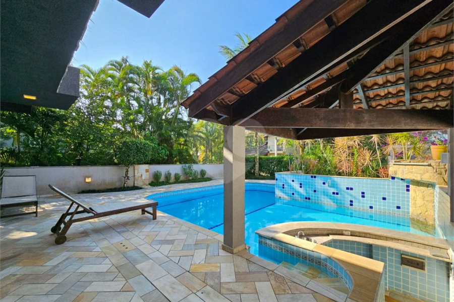 Casa à venda com 6 quartos, sendo 4 suítes, em Riviera de São Lourenço, Bertioga, SP