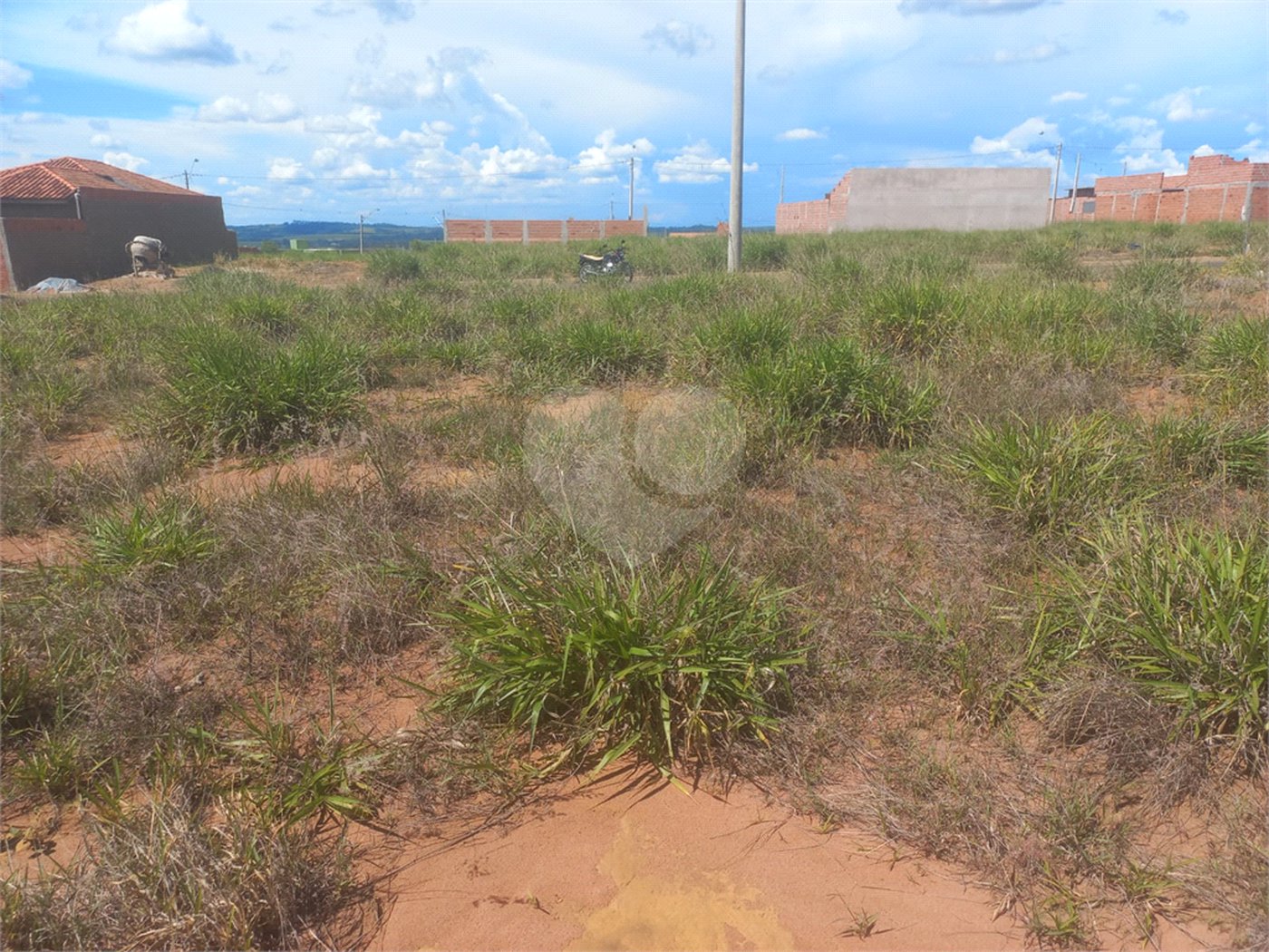 Terreno plano com 240,00 m² , localizado no Residencial Arcoville.