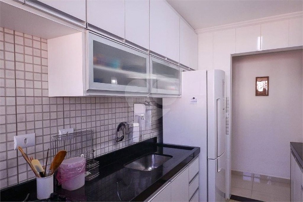 Oportunidade Apartamento mobiliado á venda na saude com 60m² com 2 dorm e 2 vaga. Aceita e estuda Permuta ( sujeito a avaliação).