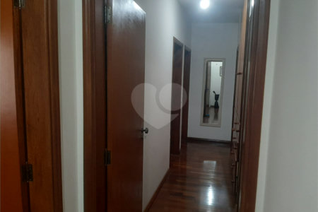 Bela casa com boa localização no bairro Portal do Sol