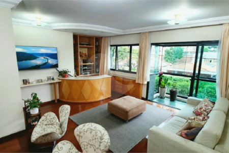Apartamento à venda no Planalto Paulista de 147m² com 3 suítes e 3 vagas.