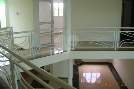 Casa no Condomínio Damha I