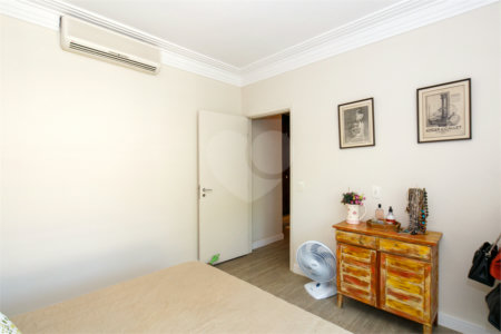 Casa à venda com 5 suítes no condomínio Villa Florida, São Paulo - SP