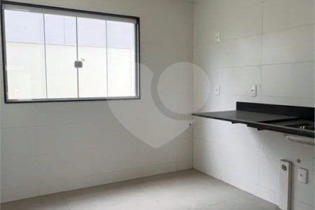Casa duplex com 4 quartos, piscina e área gourmet, em condomínio com lazer completo e localização estratégica ao lado do Park Shopping.