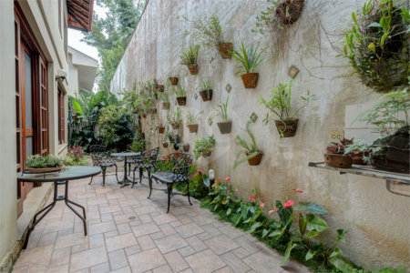 Casa à venda com 3 suítes no condomínio Canumá, São Paulo - SP