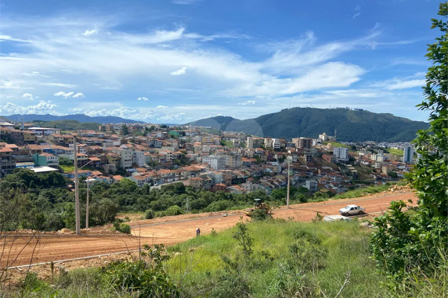 Terreno à venda em Jardim Bandeirantes, Poços de Caldas - MG