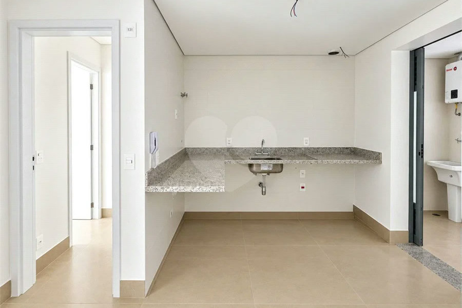 Apartamento à venda com 3 quartos, sendo 1 suíte, em Riviera de São Lourenço, Bertioga, SP