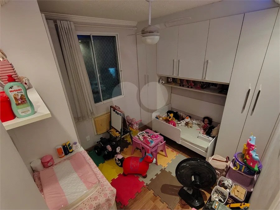Apartamento de 3 Quartos no Condomínio Rossi – Completo e Pronto para Morar
