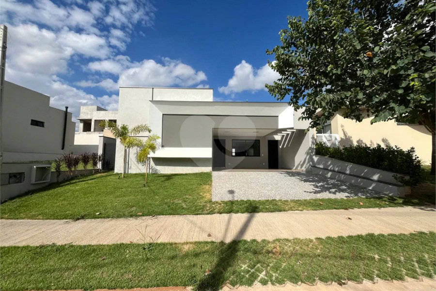 Excelente Casa Plana no Condomínio Bela Vista