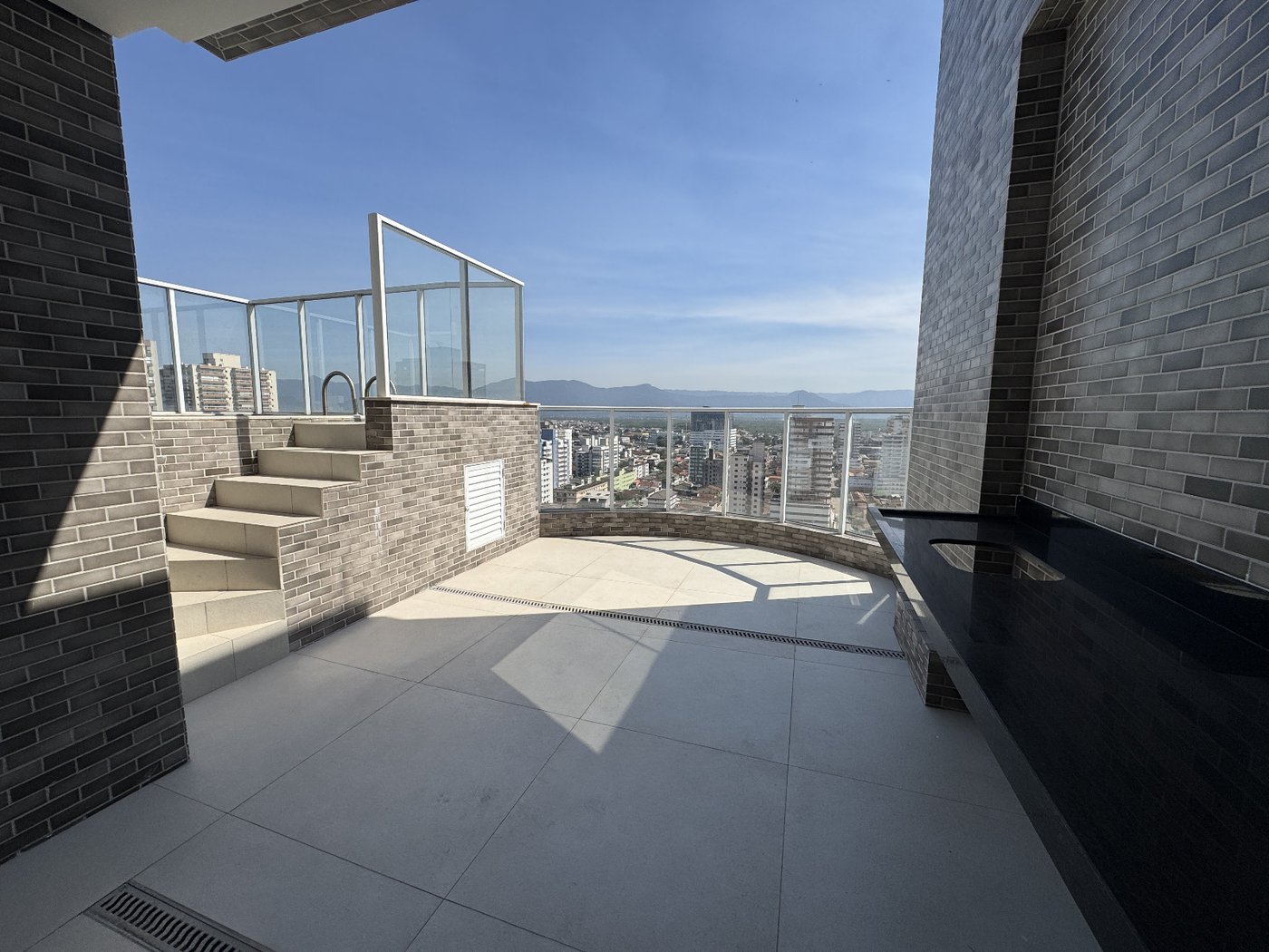 🏢 Cobertura Alto Padrão – Residencial Safira – Guilhermina – Praia Grande