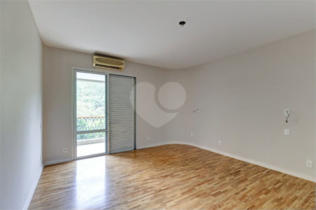 Apartamento no Alto da Boa Vista Condomíno com vasta área verde, lazer e segurança..