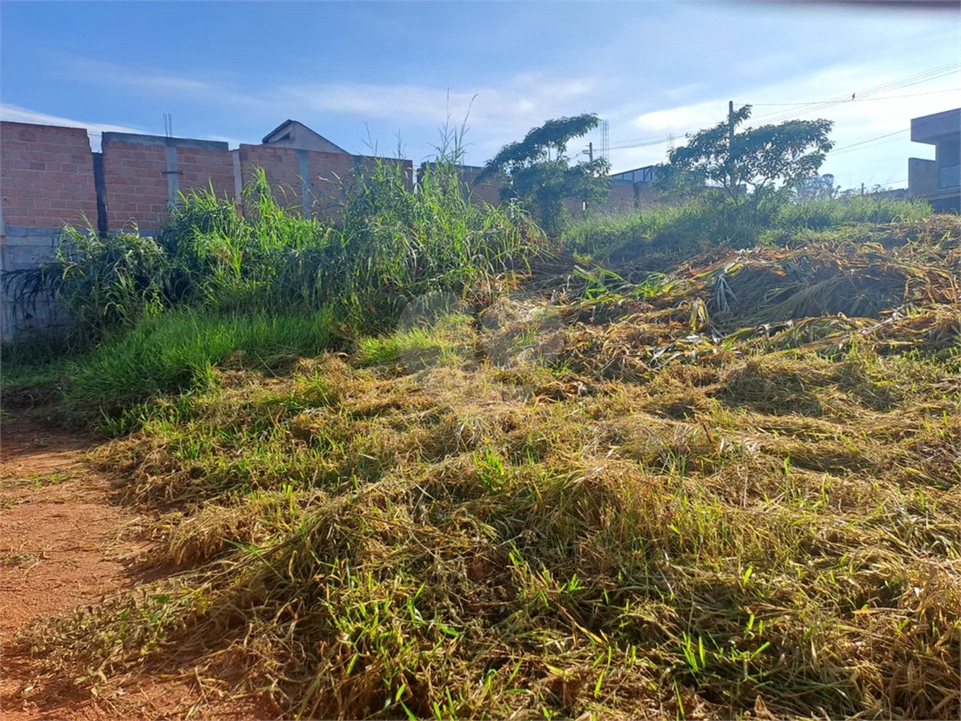 Terreno de 274 metros - Próximo ao Centro de Louveira