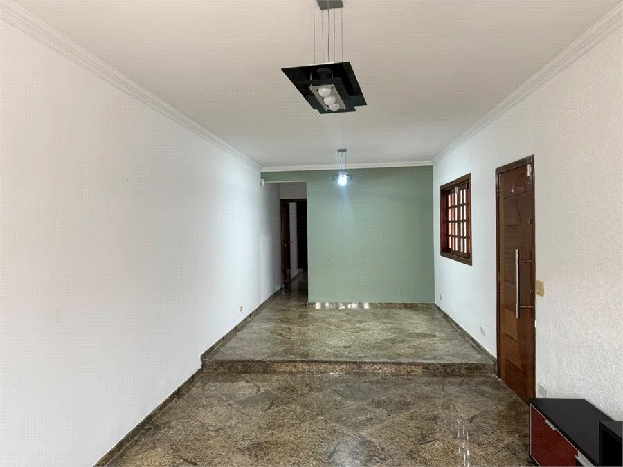 Sobrado à venda ou para alugar com 3 suítes em Vila Sônia, São Paulo, SP